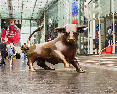 an image of the bull at bullring
